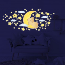 Adesivi murali fluorescenti "Orsetto sulla Luna" un orsetto che dorme sulla luna con tante stelline. Foto nottura