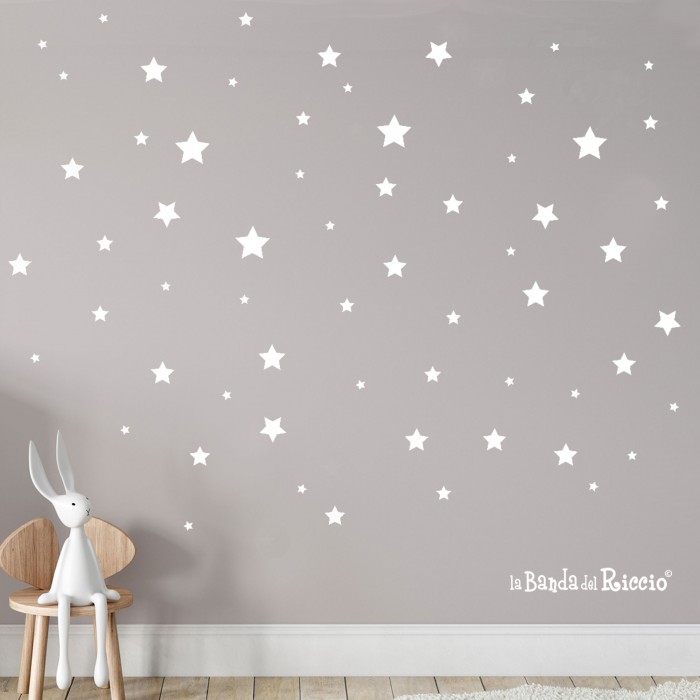 Adesivi murali fluorescenti "Stelline Bianche Fluo" un cielo stellato illumina il suo dolce sonno -foto ambientata -