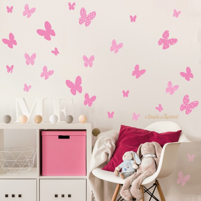 Il pattern adesivo "Le Farfalle" . Foto ambientata colore rosa