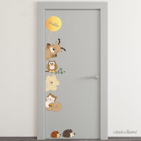 Woods Friends door sticker customizable with the name of the child. Right position