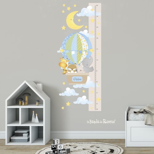 "Friends in Balloon Growth Chart", nursery wall stickers. Photo