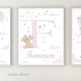Central print with initial, teddy bear and name. Pink color