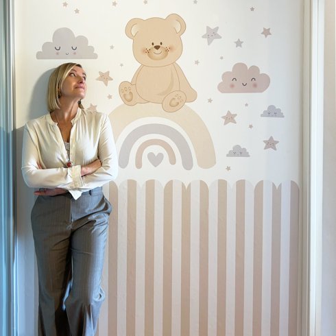 foto della boiserie misura 50x100 con allestimento kit Orsetto sull'arcobaleno