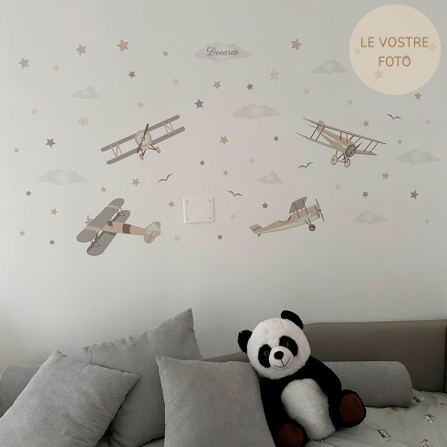 foto di un cliente con aerei grigio beige